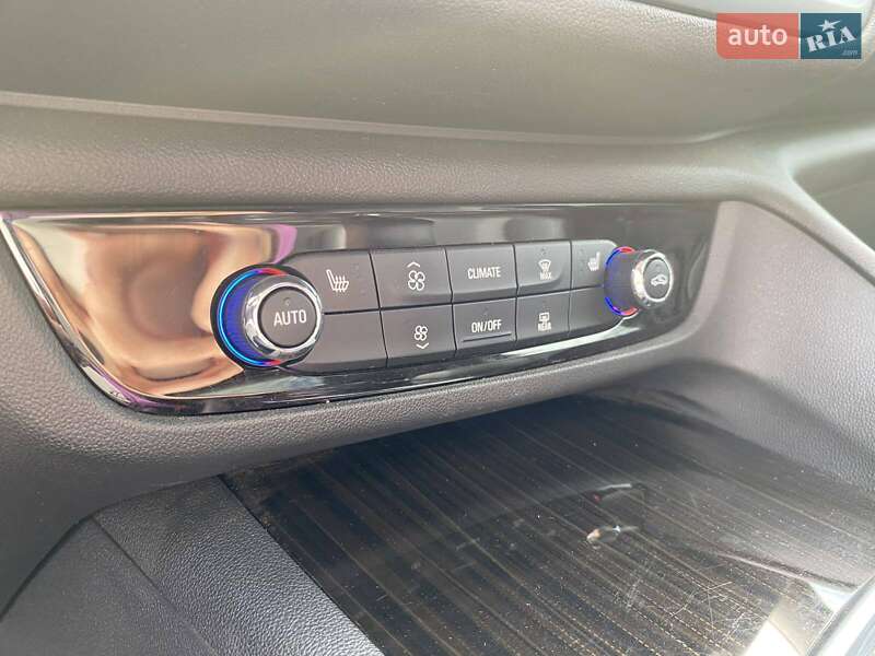 Купе Buick Regal 2018 в Черкассах