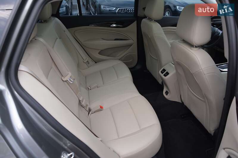 Седан Buick Regal 2018 в Киеве