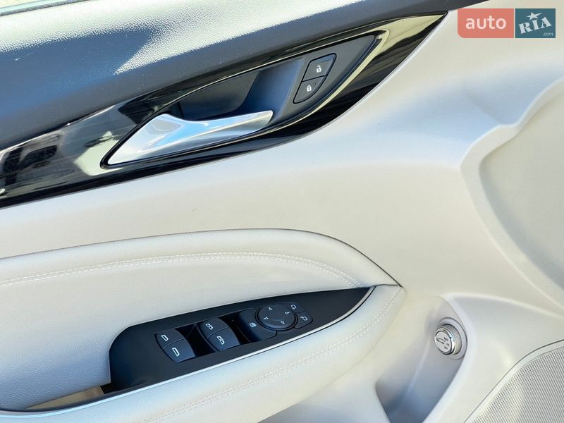 Седан Buick Regal 2018 в Києві