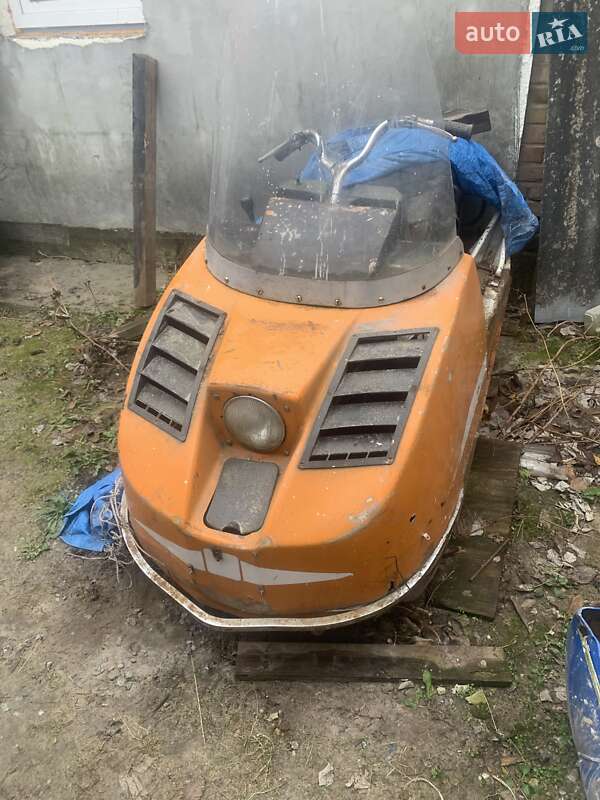 Гірські снігоходи Буран МД 1990 в Димері