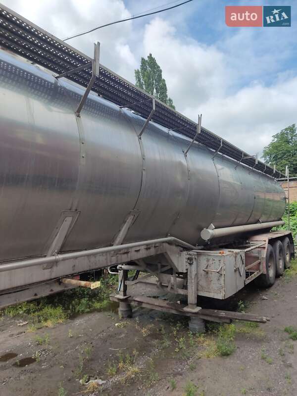 Цистерна напівпричіп Burg Burg 1989 в Кременчуці
