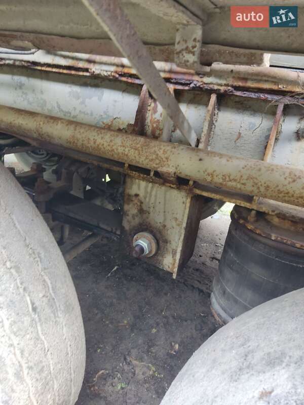 Цистерна напівпричіп Burg Burg 1989 в Кременчуці