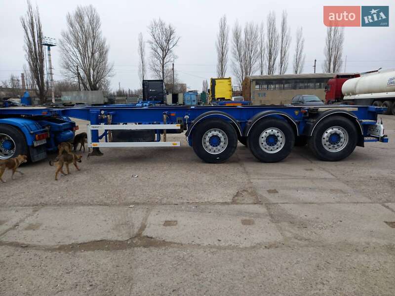 Контейнеровоз напівпричіп Burg Burg 2002 в Одесі