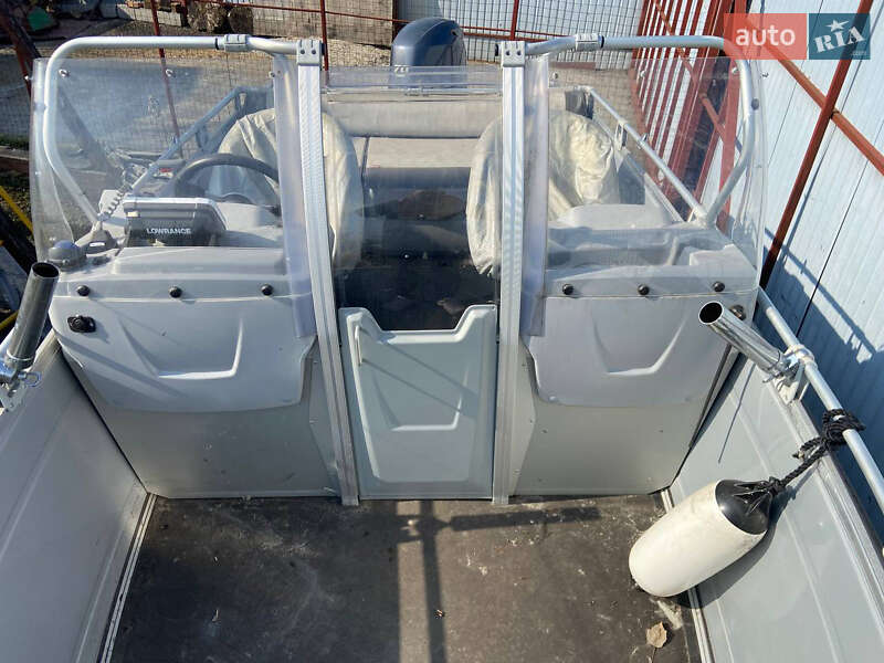Катер Buster LX 2012 в Киеве фото 5 Катер Buster LX 2012 в Киеве