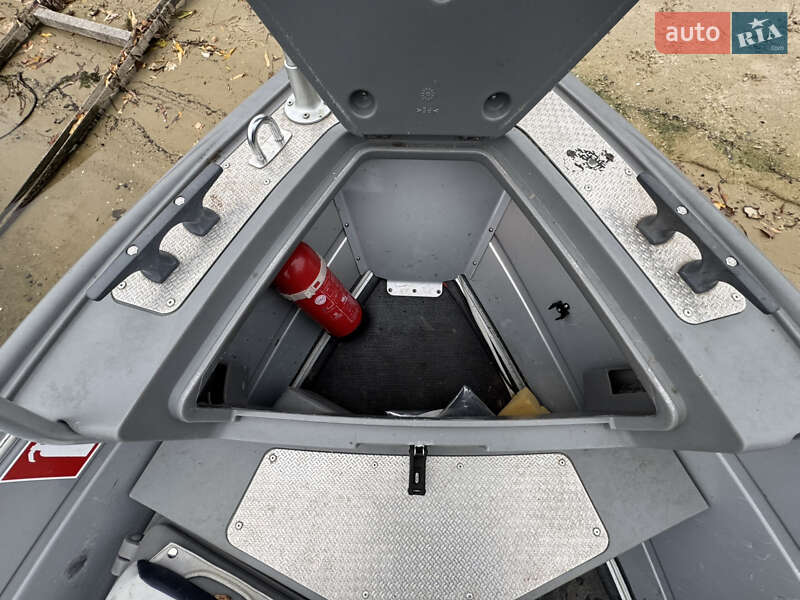 Лодка Buster X 2006 в Черкассах