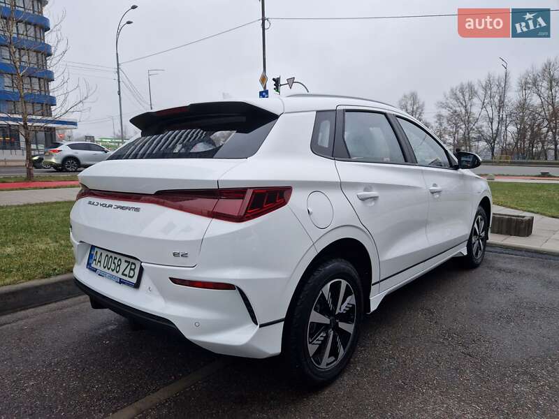 Хэтчбек BYD E2 2023 в Киеве