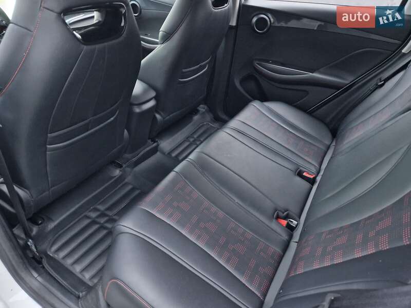 Хэтчбек BYD E2 2023 в Киеве