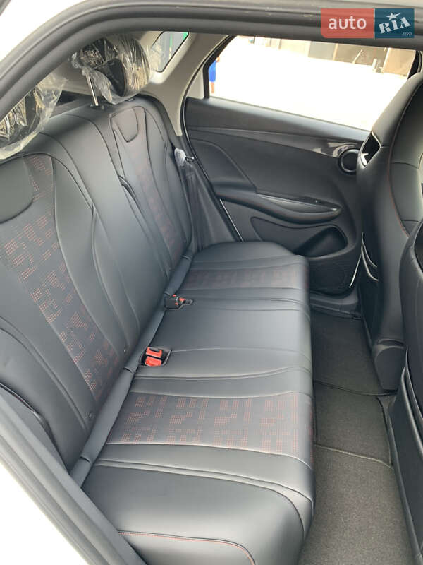 Хетчбек BYD E2 2025 в Чернівцях фото 40 Хетчбек BYD E2 2025 в Чернівцях