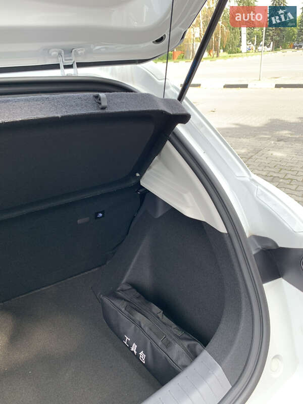 Хетчбек BYD E2 2025 в Чернівцях фото 45 Хетчбек BYD E2 2025 в Чернівцях