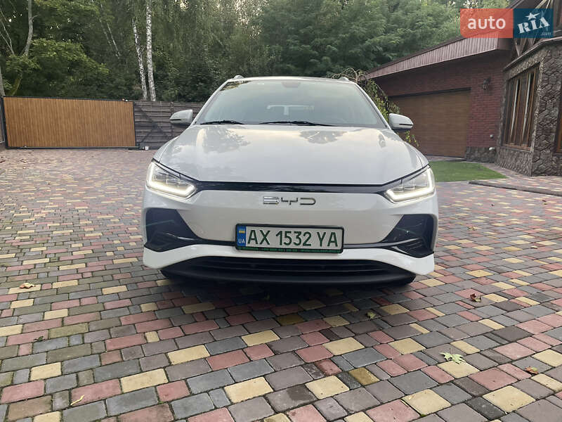 Внедорожник / Кроссовер BYD E2 2023 в Киеве