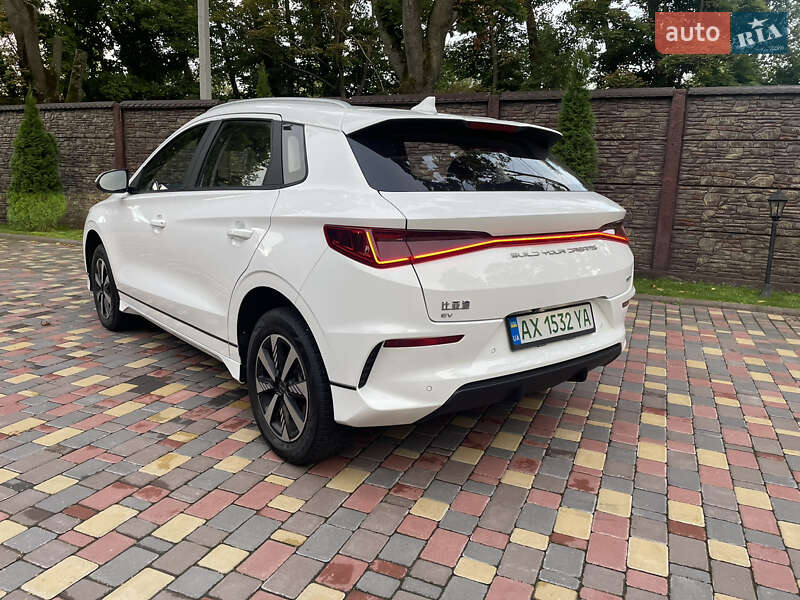 Внедорожник / Кроссовер BYD E2 2023 в Киеве