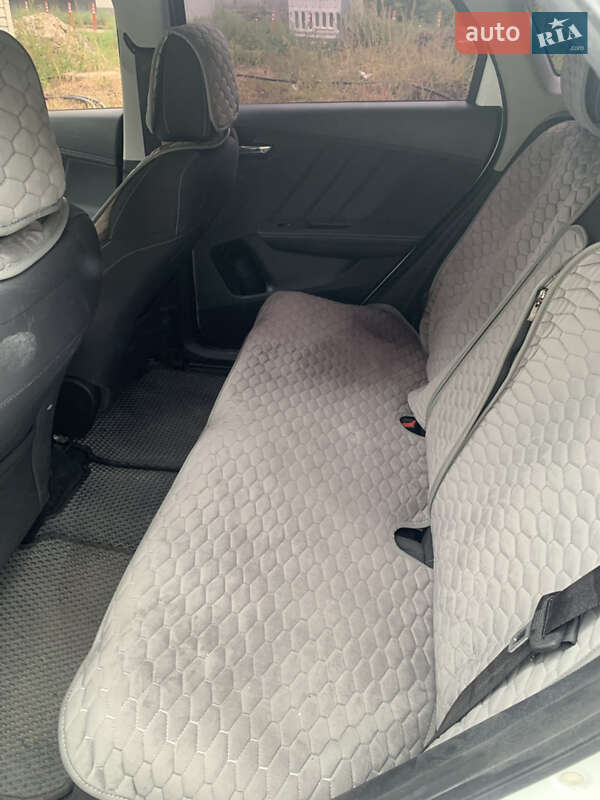 Хэтчбек BYD E2 2022 в Киеве фото 8 Хэтчбек BYD E2 2022 в Киеве