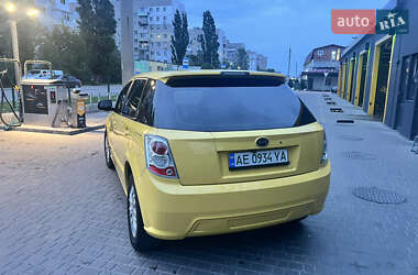 Хэтчбек BYD E6 2014 в 