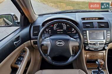Седан BYD F6 2012 в 