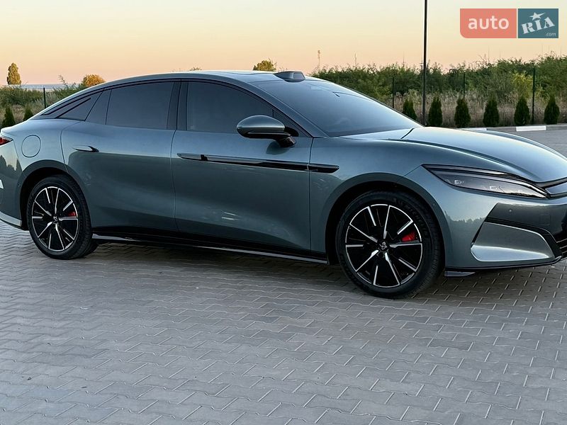 Седан BYD Han L 2025 в Желтых Водах
