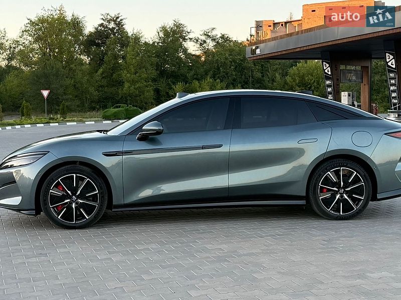 Седан BYD Han L 2025 в Желтых Водах