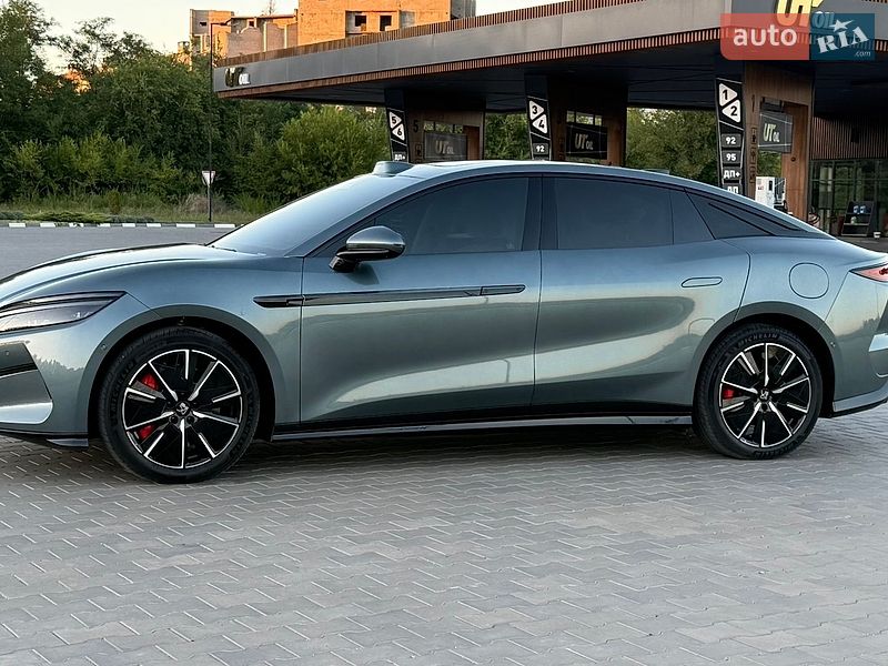 Седан BYD Han L 2025 в Желтых Водах