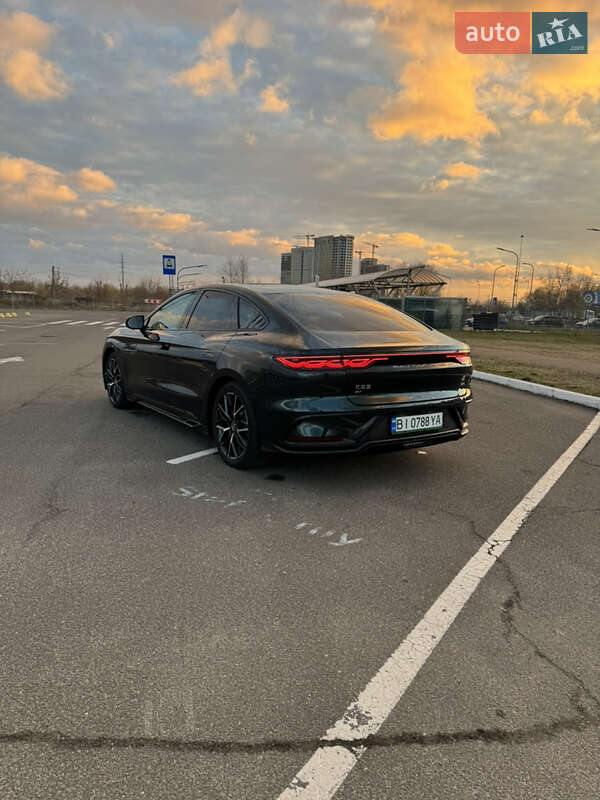 Седан BYD Han 2022 в Киеве