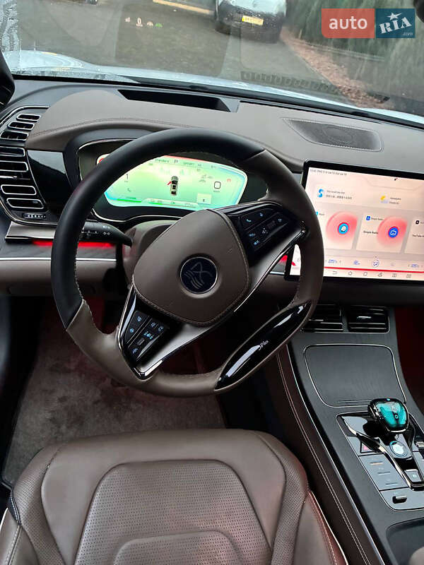 Седан BYD Han 2022 в Коростишеві