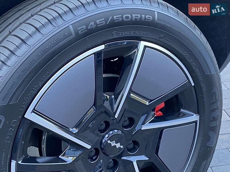 Позашляховик / Кросовер BYD Leopard 3 2025 в Погребах