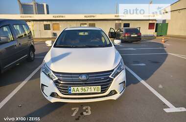 Седан BYD Qin EV450 2018 в Киеве