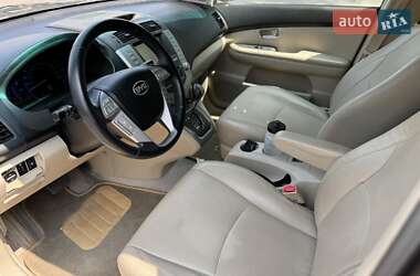 Внедорожник / Кроссовер BYD S6 2012 в 
