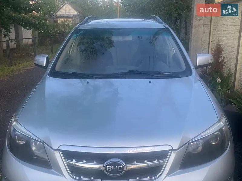 BYD S6 2012