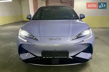 Внедорожник / Кроссовер BYD Sea Lion 7 2024 в 