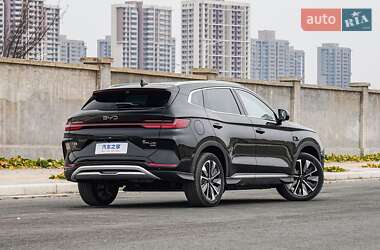 Позашляховик / Кросовер BYD Song Plus 2025 в 