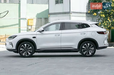 Позашляховик / Кросовер BYD Song Plus 2025 в 