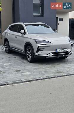 Позашляховик / Кросовер BYD Song Plus 2024 в 