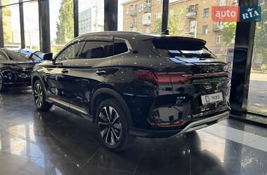 Позашляховик / Кросовер BYD Song Plus 2024 в 