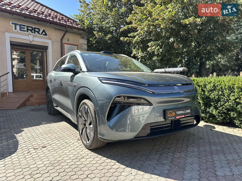 BYD Tang L 2025