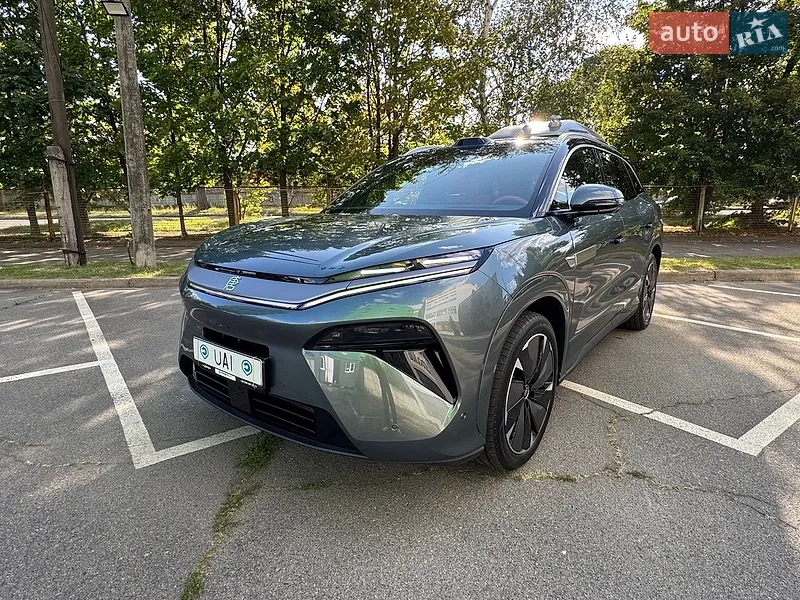BYD Tang L