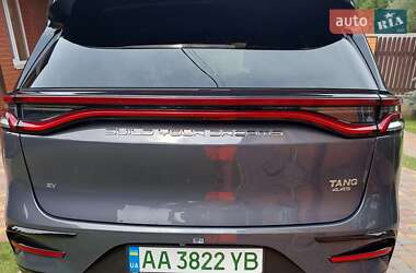 Позашляховик / Кросовер BYD Tang 2023 в 