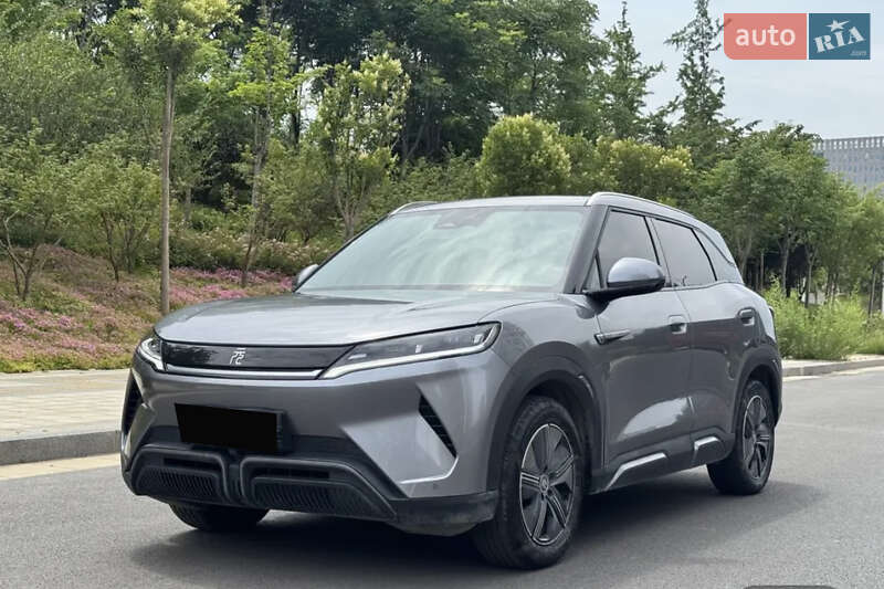 Позашляховик / Кросовер BYD Yuan Up 2024 в 