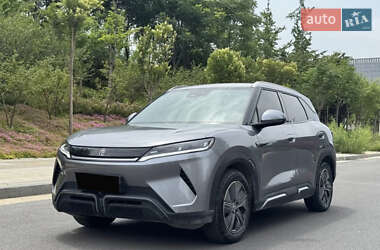 Позашляховик / Кросовер BYD Yuan Up 2024 в 