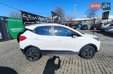 Позашляховик / Кросовер BYD Yuan 2021 в 