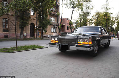 Седан Cadillac Brougham 1988 в Ивано-Франковске