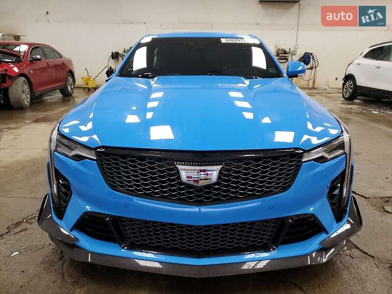 Седан Cadillac CT4-V 2022 в Львові