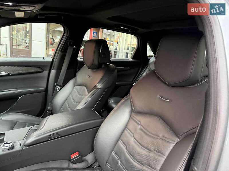 Седан Cadillac CT6 2019 в Львове