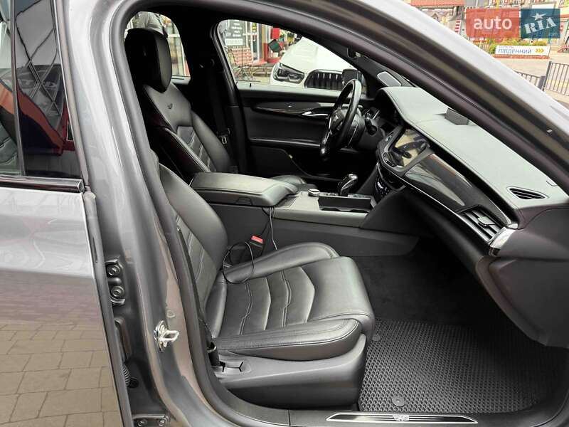 Седан Cadillac CT6 2019 в Львове