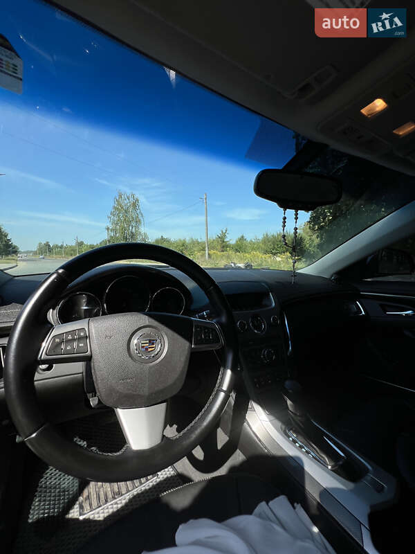 Седан Cadillac CTS 2012 в Львове