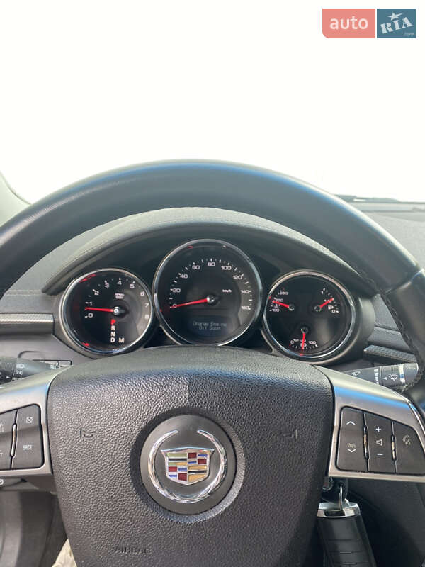 Седан Cadillac CTS 2012 в Львове