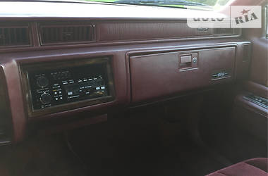 Седан Cadillac DE Ville 1986 в Ивано-Франковске