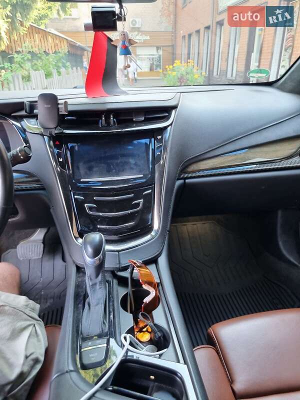 Седан Cadillac ELR 2014 в Чернігові