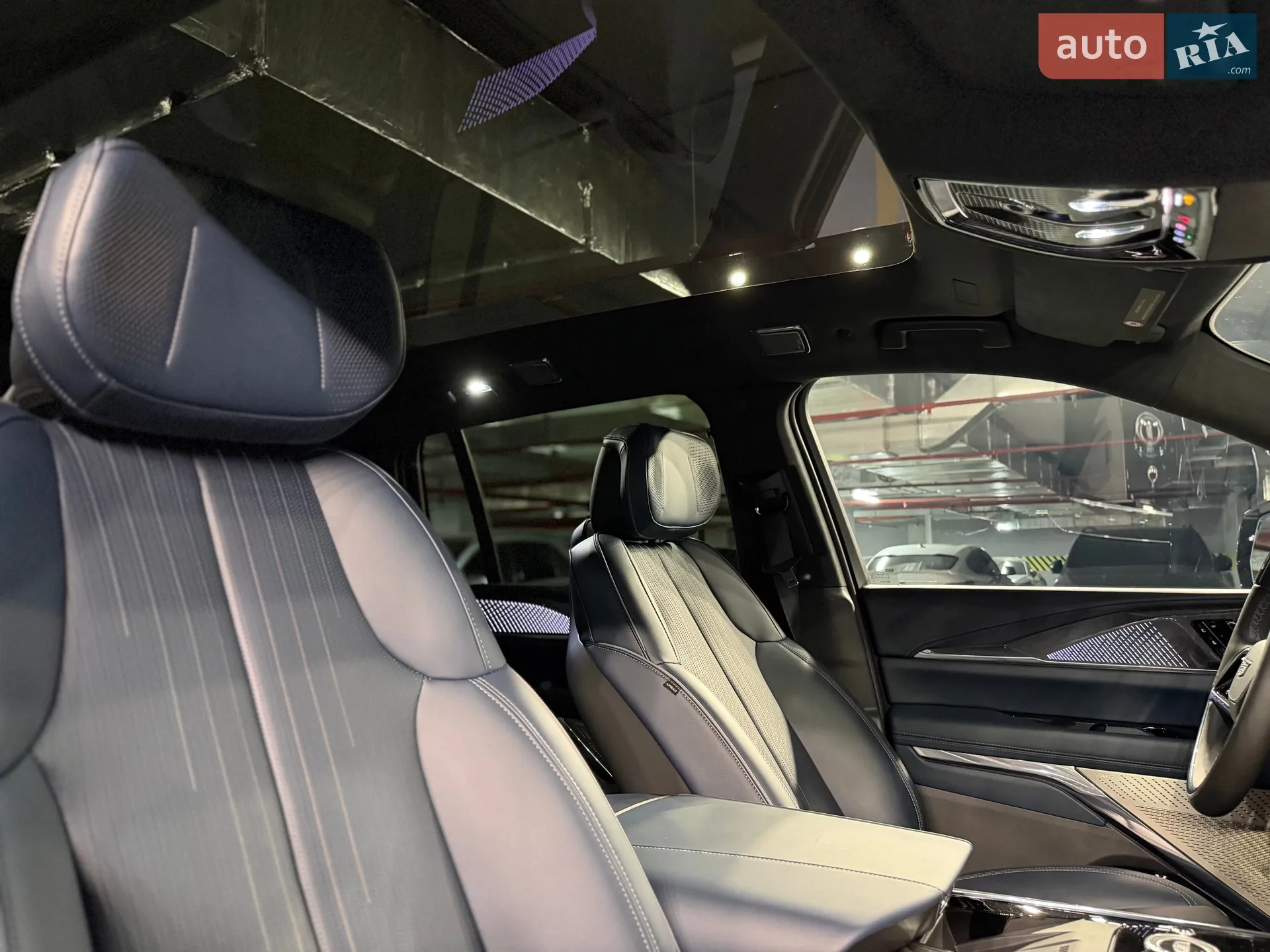 2024 Cadillac Escalade - мініатюра 33