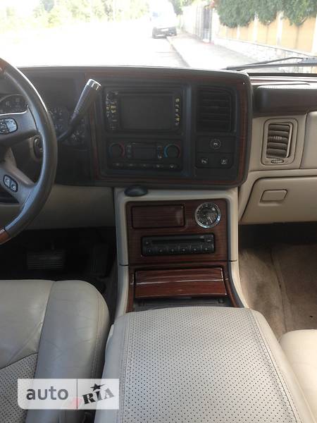 Внедорожник / Кроссовер Cadillac Escalade 2003 в Ровно
