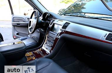 Внедорожник / Кроссовер Cadillac Escalade 2008 в 