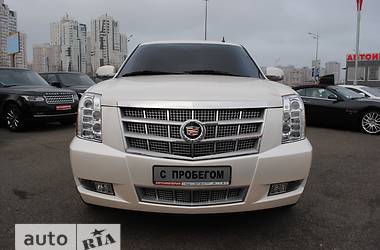 Внедорожник / Кроссовер Cadillac Escalade 2013 в 
